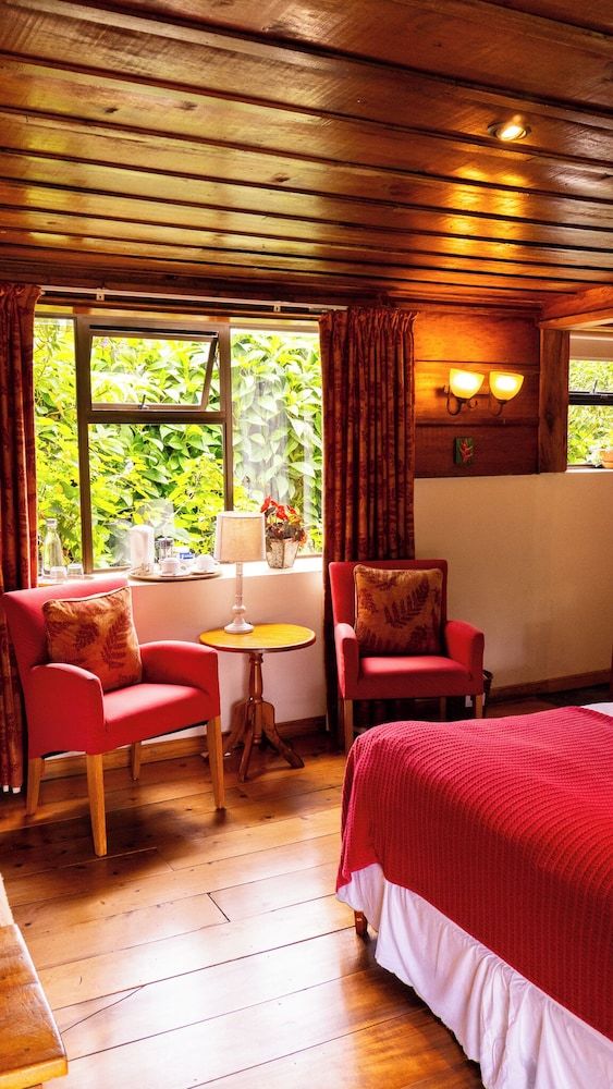 Poas Volcano Lodge Standard Room, Garden View 11