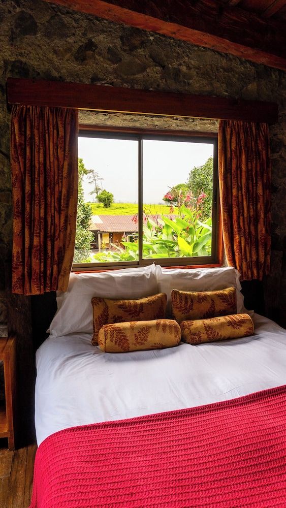 Poas Volcano Lodge Standard Room, 1 Queen Bed, Bathtub, Garden View 2