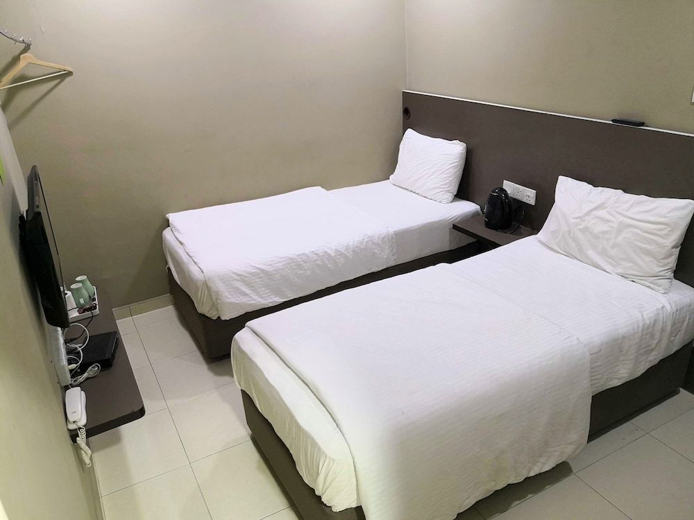 Tropika Garden Hotel Kulai Standard Twin Room 2