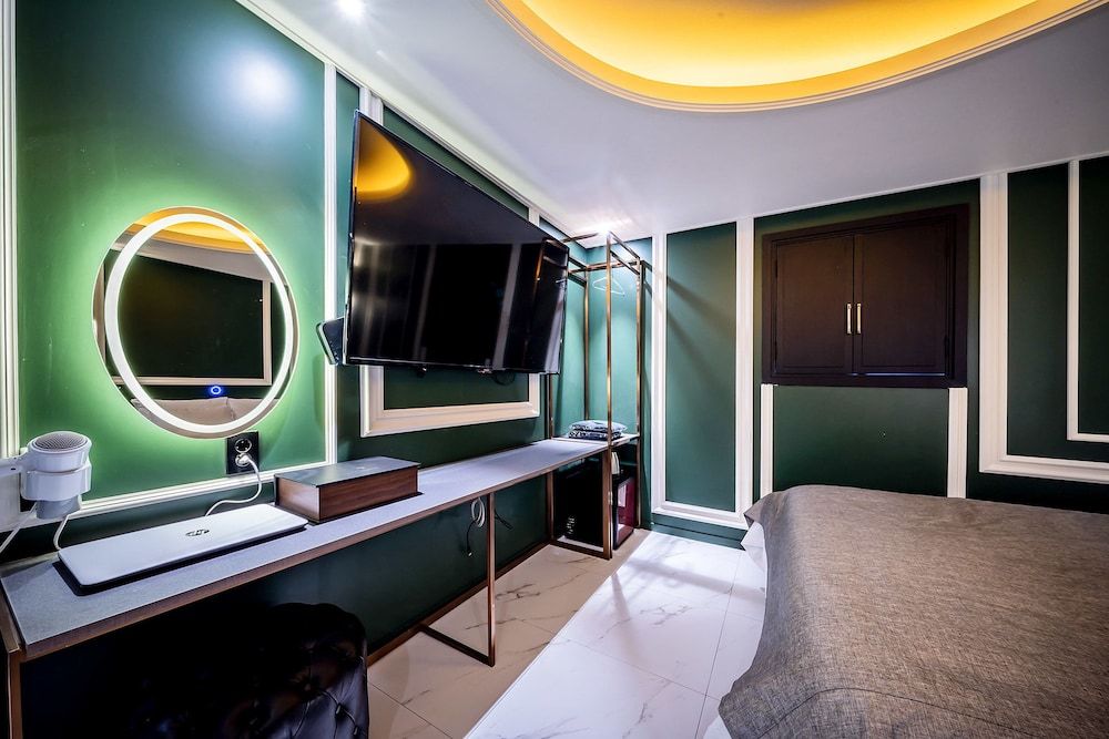 undefined The Gray Hotel 8