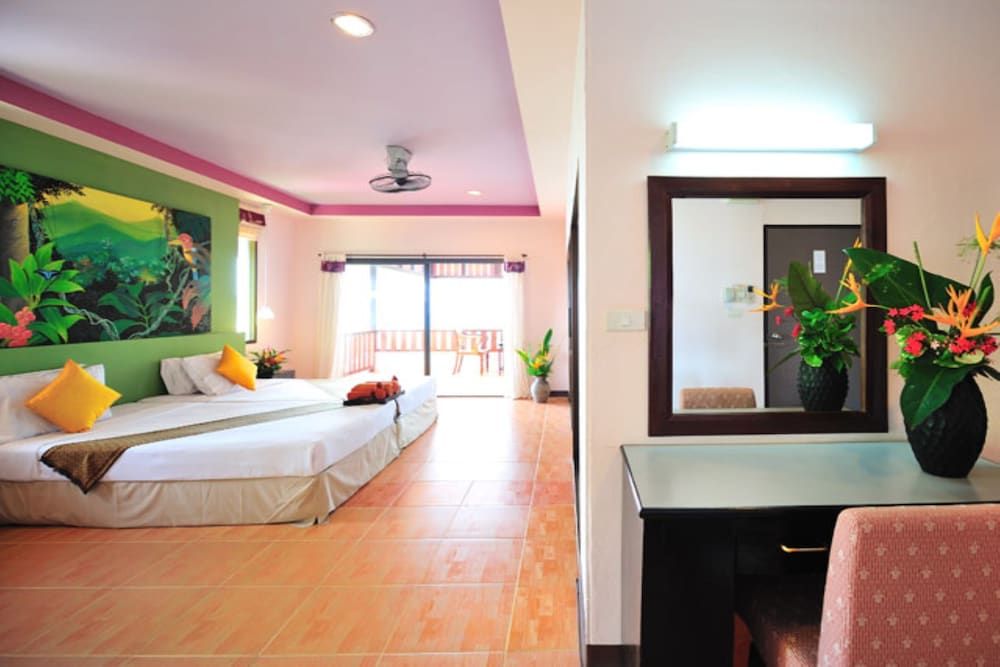 Suite, Sea View