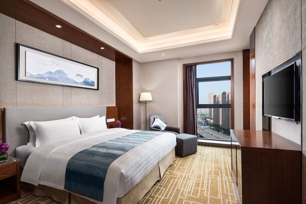 Business Suite, 1 King Bed, Smoking