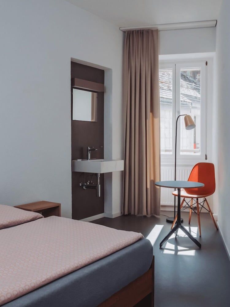 undefined Youth Hostel Montreux 8