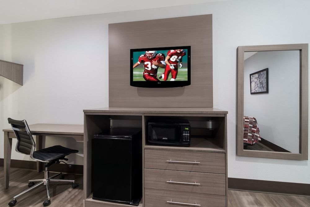 Red Roof Inn Rocky Mount - Battleboro Deluxe Room, 2 Queen Beds, Smoking 6