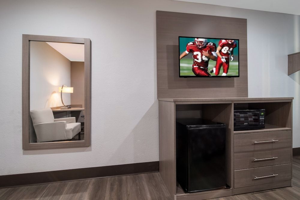 Red Roof Inn Rocky Mount - Battleboro Superior Room, 1 King Bed, Non Smoking 7