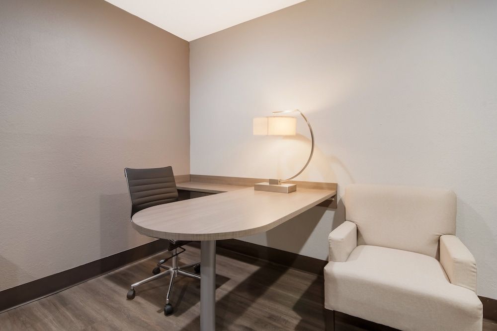 Red Roof Inn Rocky Mount - Battleboro Superior Room, 1 King Bed, Non Smoking 8