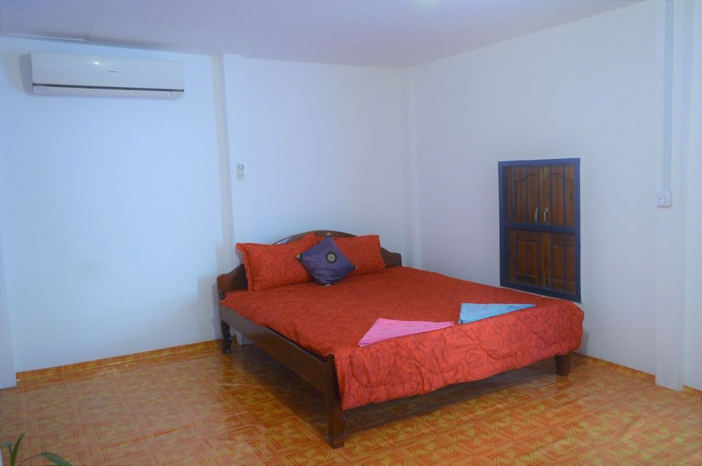 Sok Phen Homestay Traditional House with A/C