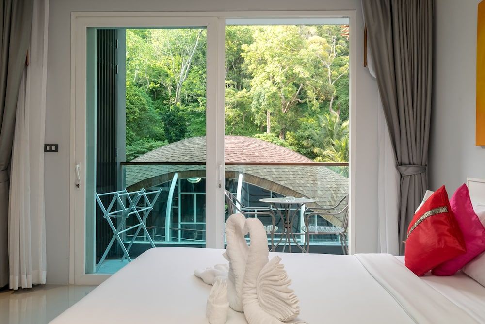 Emerald Terrace by Lofty Classic Studio, Pool View (420) 11