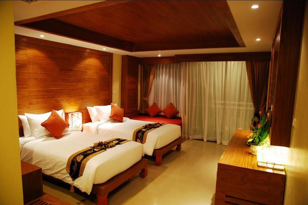 Honey Resort Deluxe Room 2