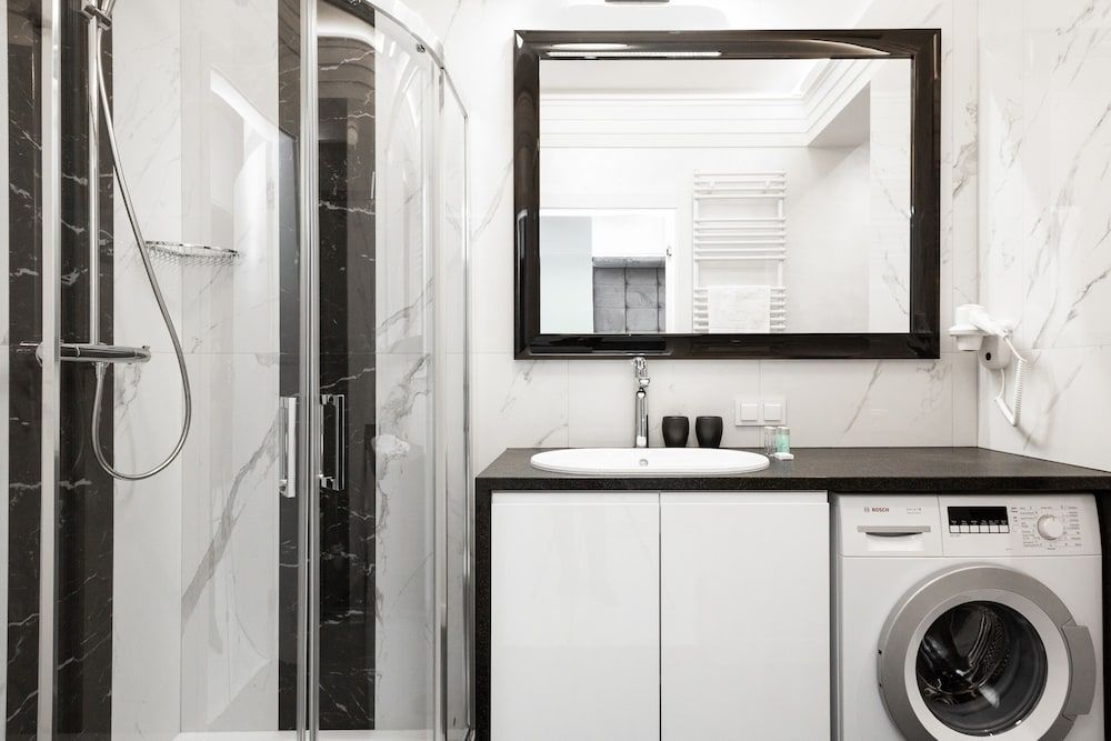 Apartments Przyokopowa Warsaw by Renters Apartment, 2 Bedrooms, Balcony 6