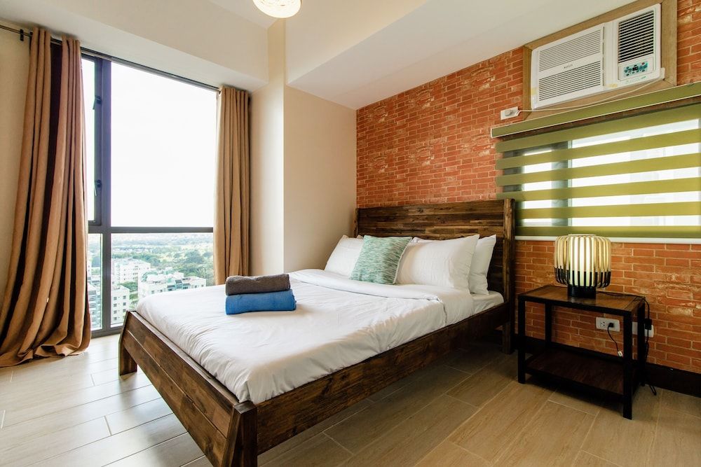 Exclusive Condo, 1 Queen Bed with Sofa bed, Lake View