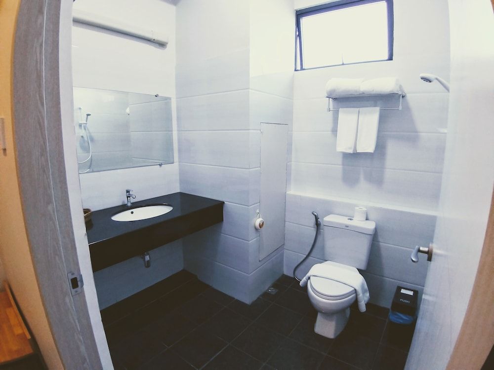 Myanandar residence Spacious Deluxe Room 6