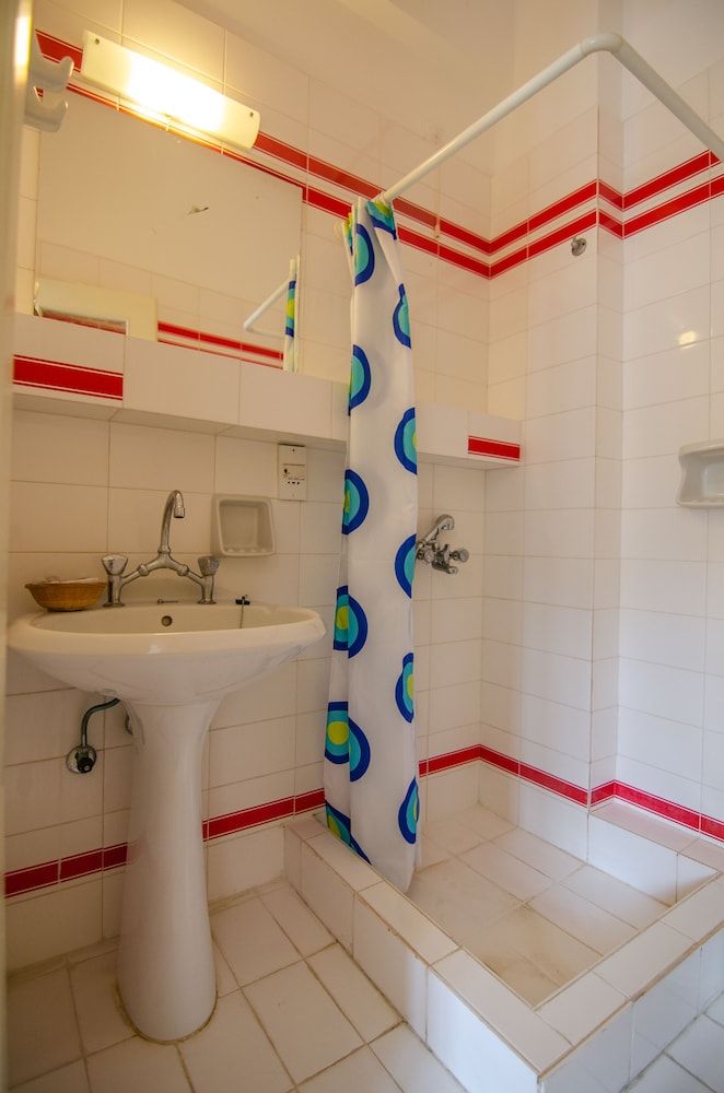 Almira Inn Standard Twin Room, Balcony, Sea View 5