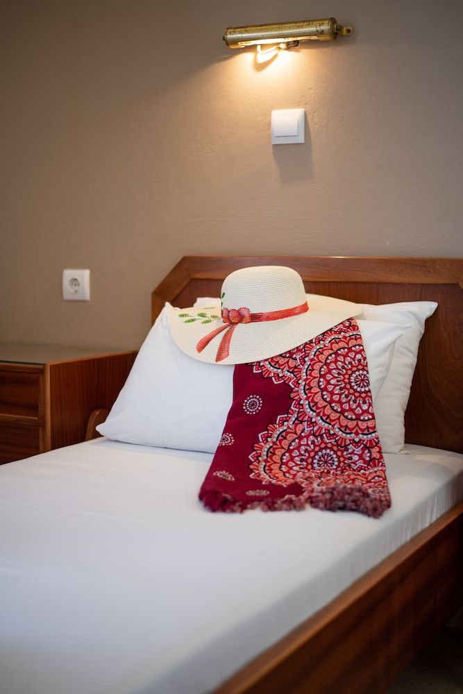 Almira Inn Standard Twin Room, Balcony, Sea View 2