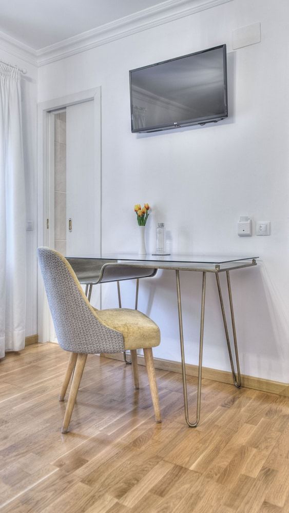 Pura Vida Pirineos Double Room 10