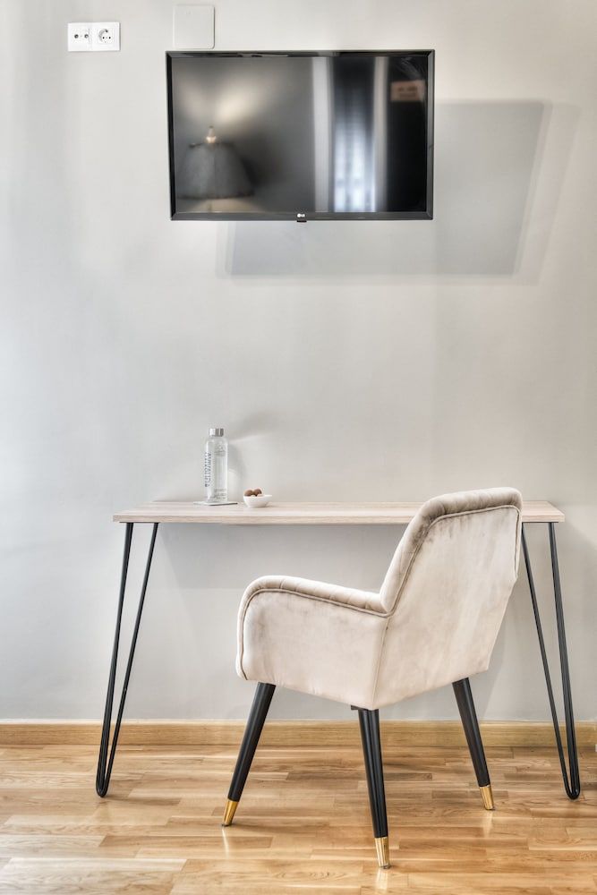 Pura Vida Pirineos Double Room 9