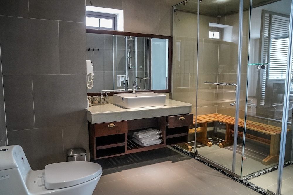 undefined Dong Duong Hotel 10