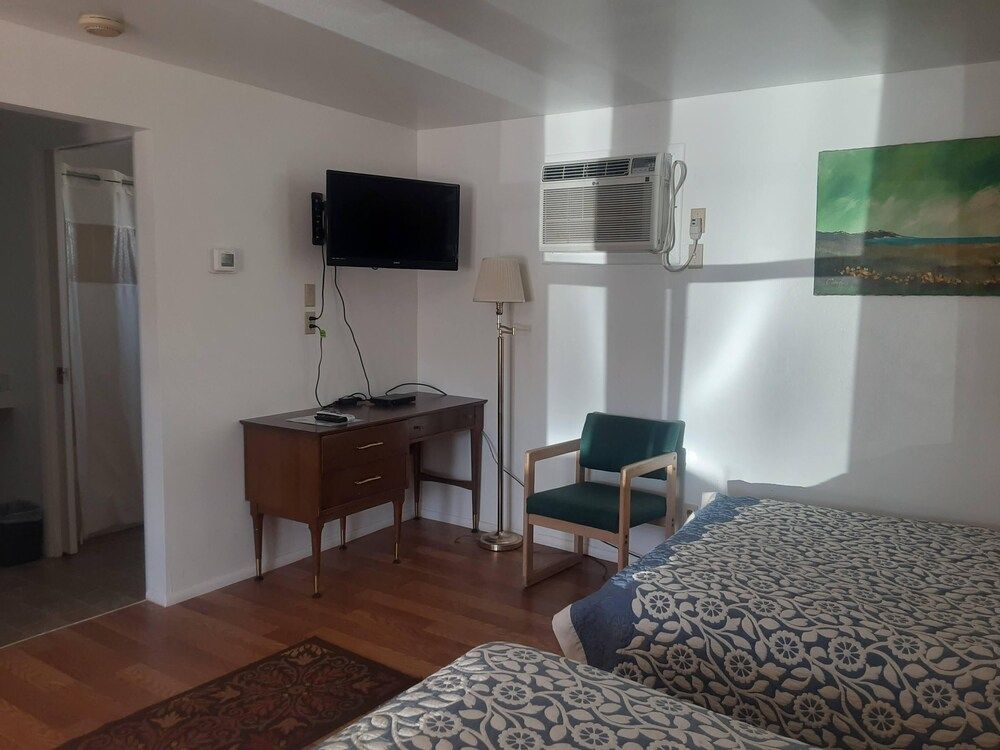 66 Motel Deluxe Triple Room 2