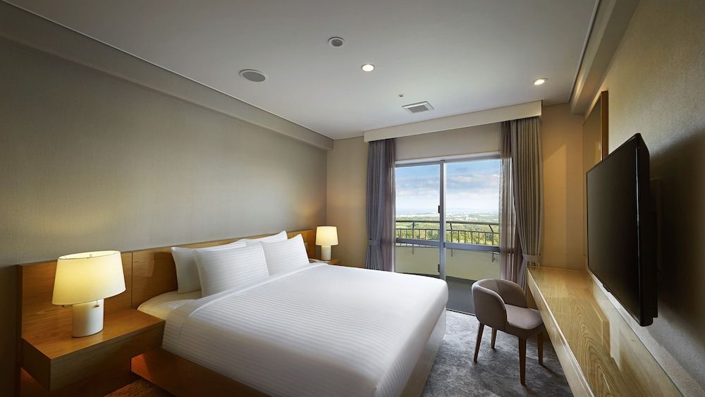 Standard Room, 1 King Bed, Garden View