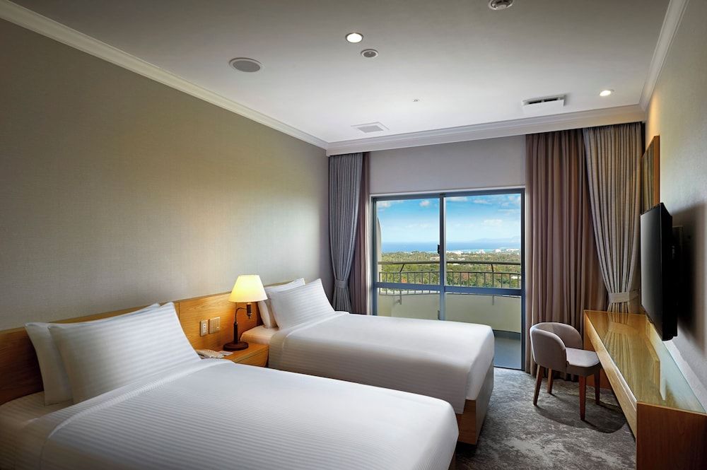 Suite, Multiple Beds, Garden View (Tatami, 1 King 2 Twin)