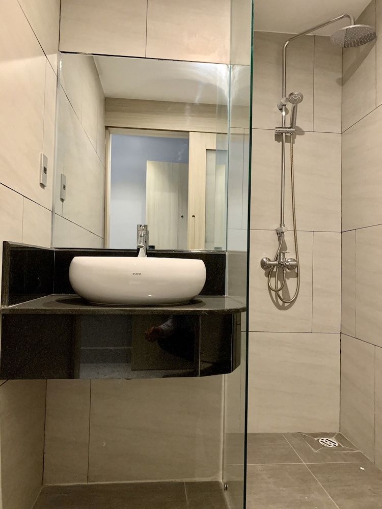 Holiday 2 Hotel Superior Double Room, Bathtub 6