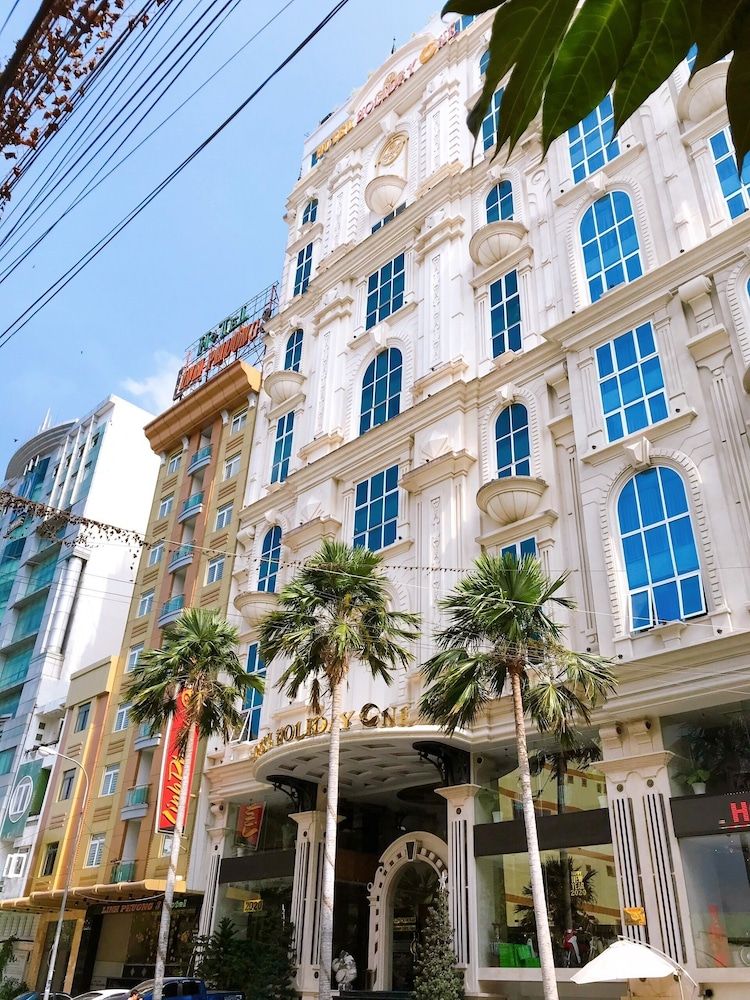 undefined Holiday 2 Hotel 8