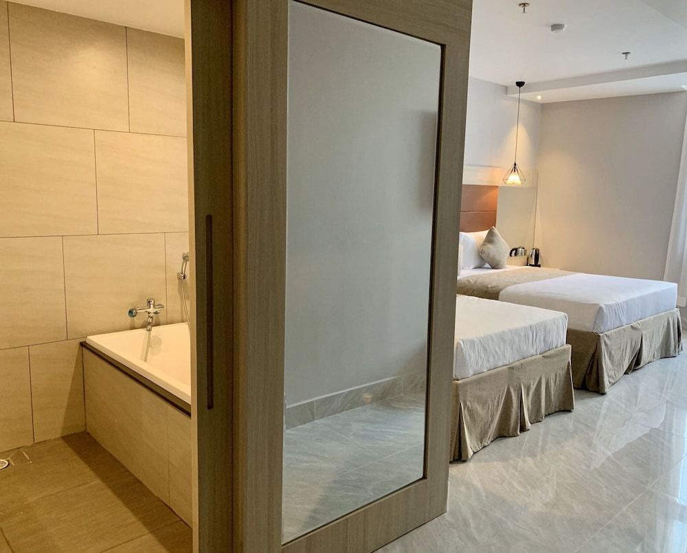 undefined Holiday 2 Hotel