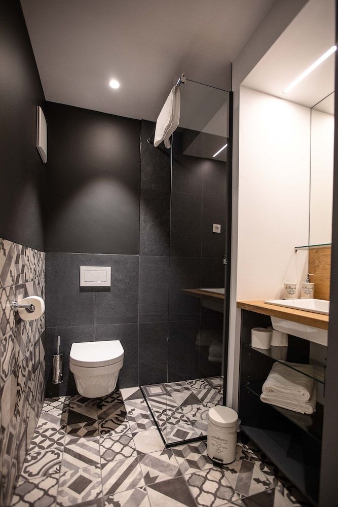 Postcard City Apartments Design Apartment, 1 Bedroom (2) 2