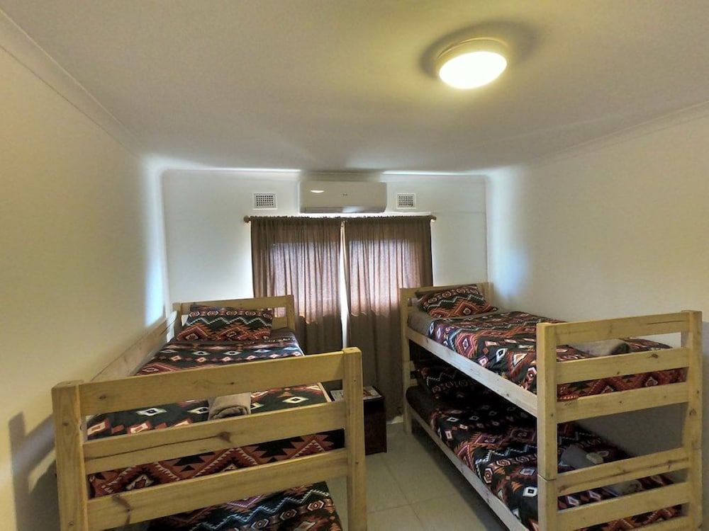 Umkomaas Lodge Basic Triple Room 2