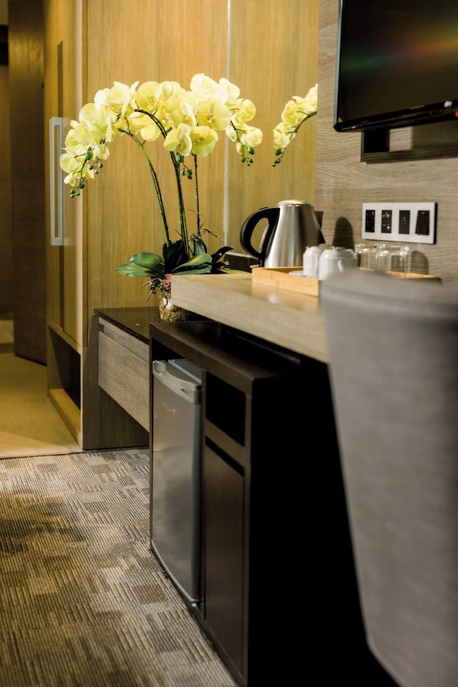 Sotogrande Hotel Katipunan Deluxe Double or Twin Room, 1 Bedroom, Non Smoking, City View 3