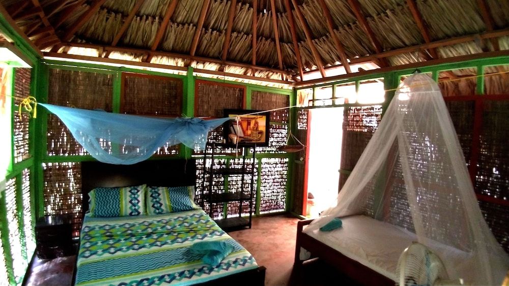 Las Palmeras Traditional Cabin 8