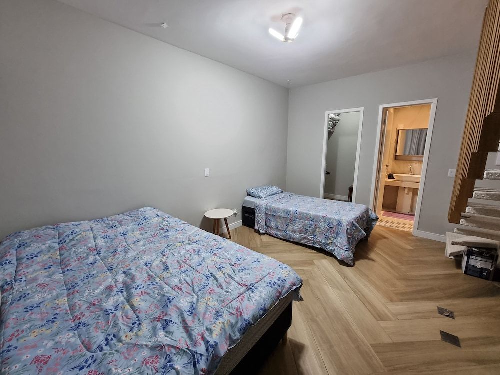 Luxury Apartment, Double and 6 Twin, City View, Balcony