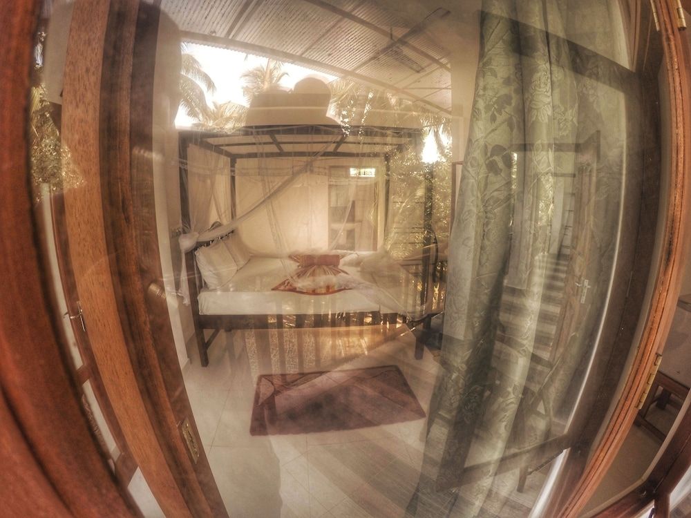 Seashore Mirissa Deluxe Double Room, 1 King Bed, Air conditioning, Beachside 10