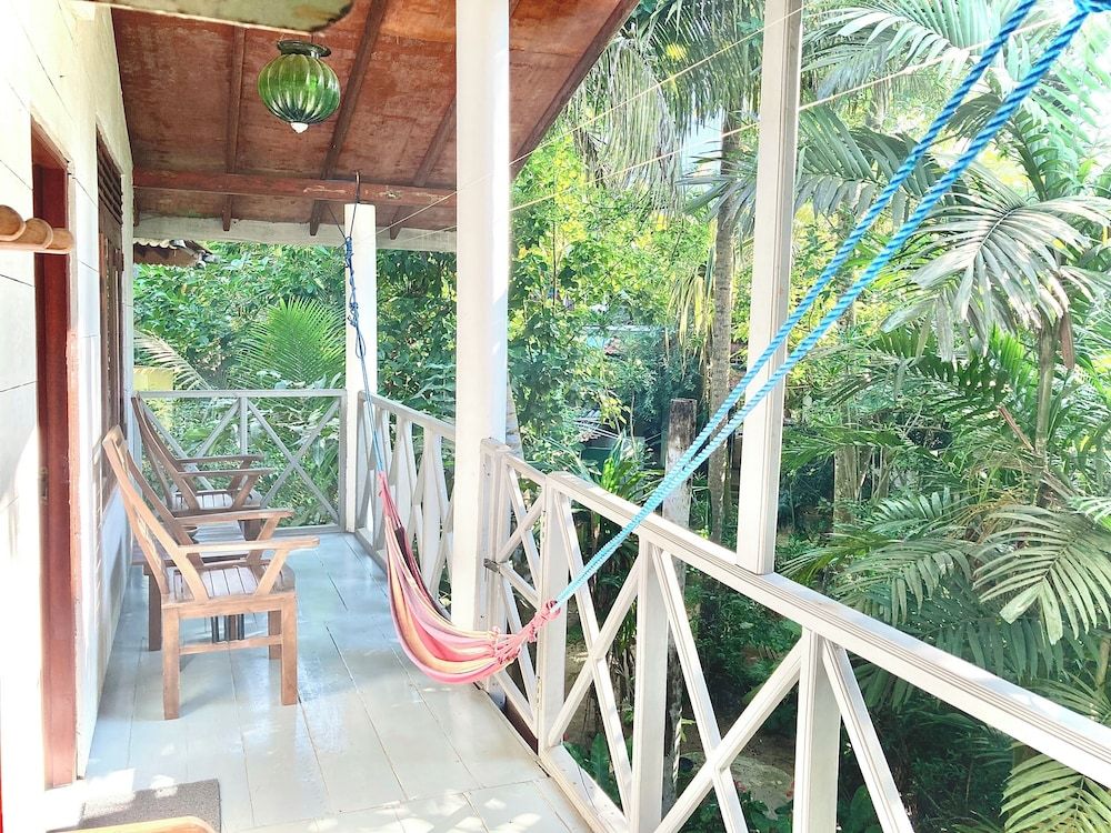 Seashore Mirissa Classic Double Room, 1 King Bed, Garden View, Beachside 5