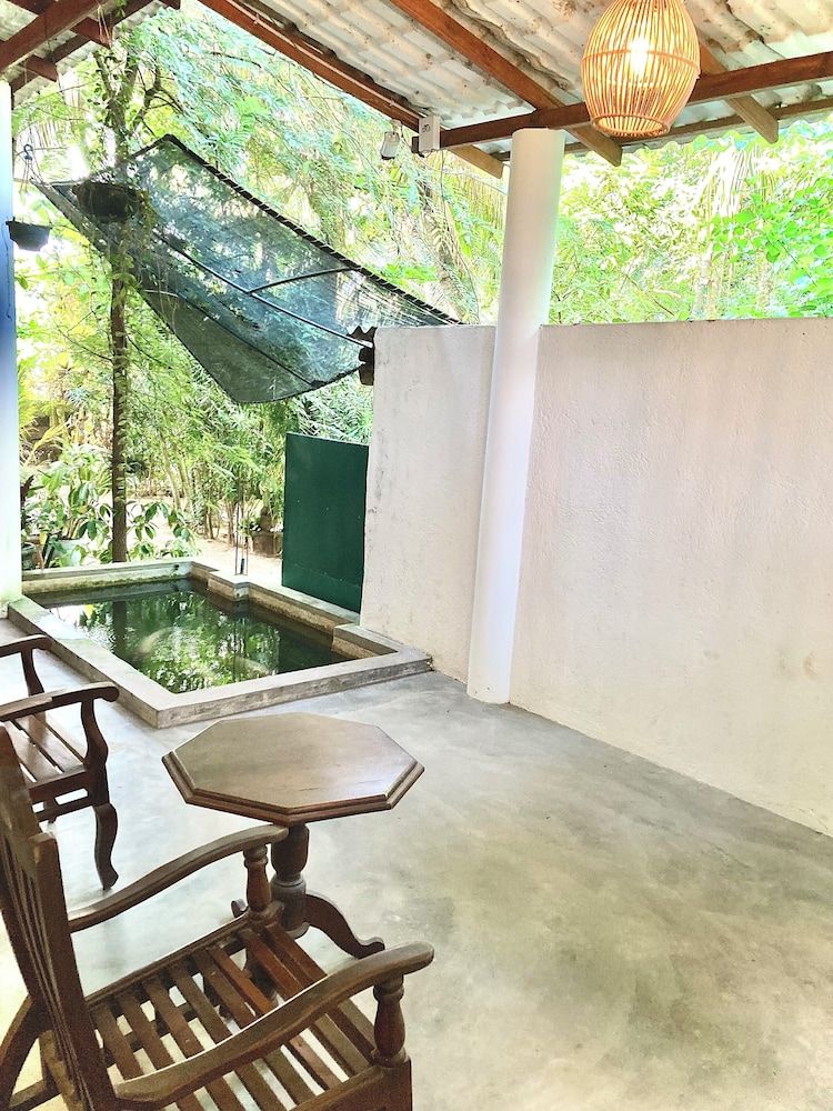 Seashore Mirissa Comfort Double Room, 1 King Bed, Garden View, Beachside 3