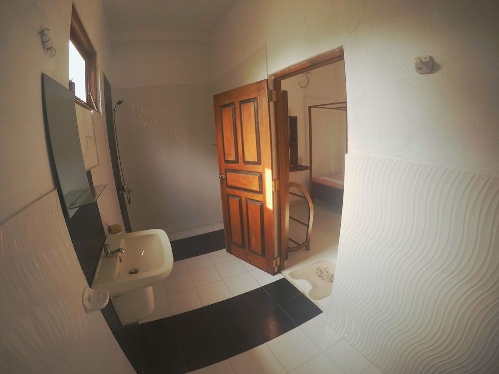 Seashore Mirissa Deluxe Double Room, 1 King Bed, Air conditioning, Beachside 5