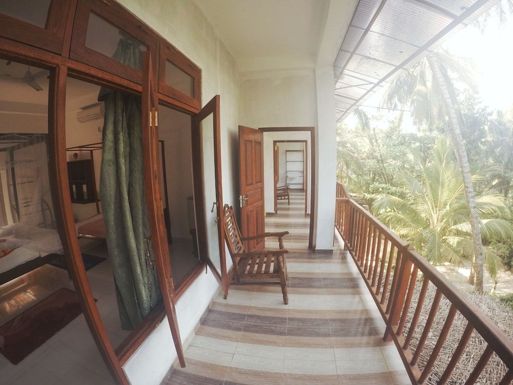 Seashore Mirissa Deluxe Double Room, 1 King Bed, Air conditioning, Beachside 4