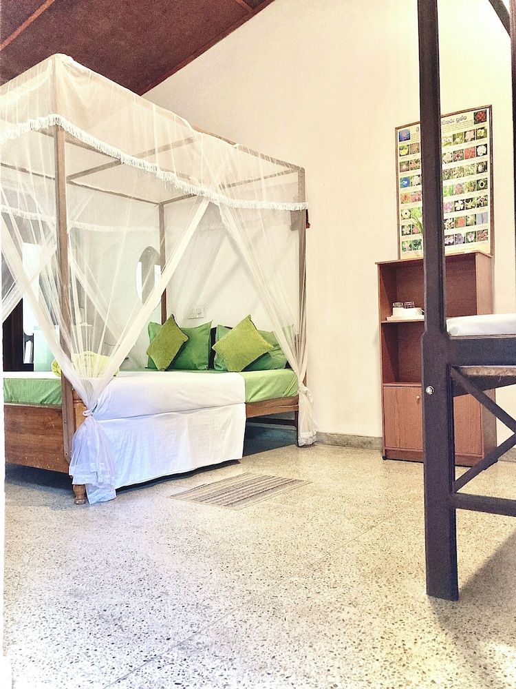 Seashore Mirissa Classic Double Room, 1 King Bed, Garden View, Beachside 9