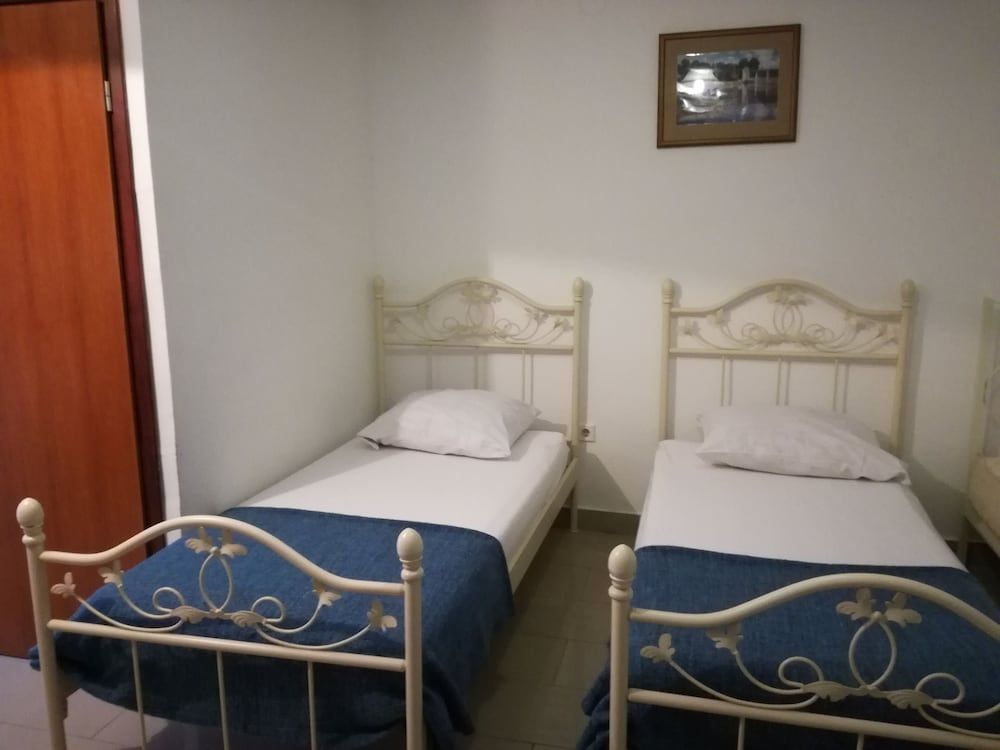 undefined Rooms Villa Garden - Hostel 4