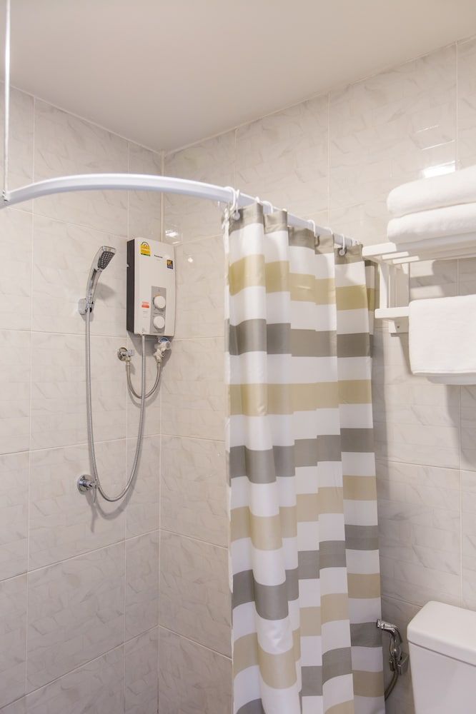 At the train Standard Double Room 8