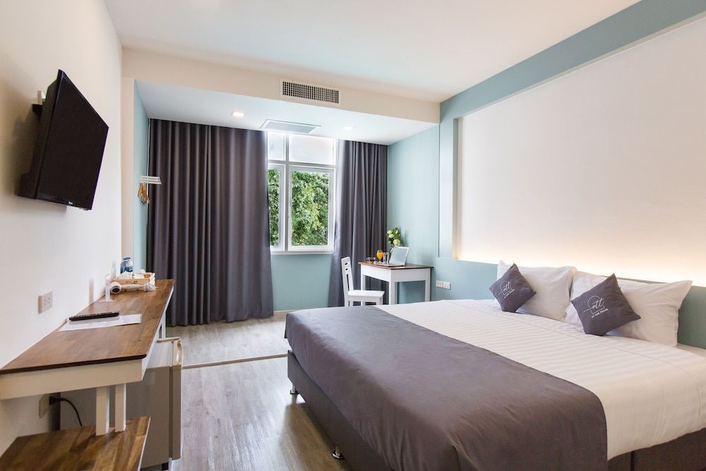 undefined At the train 3