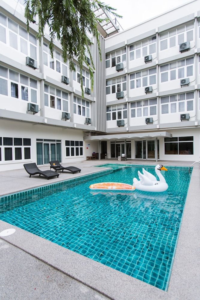 undefined At the train 6