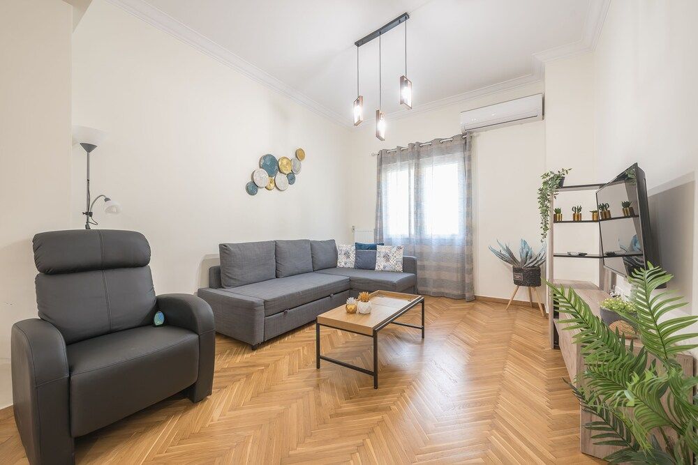 Elegant Suite by CloudKeys City Apartment 33