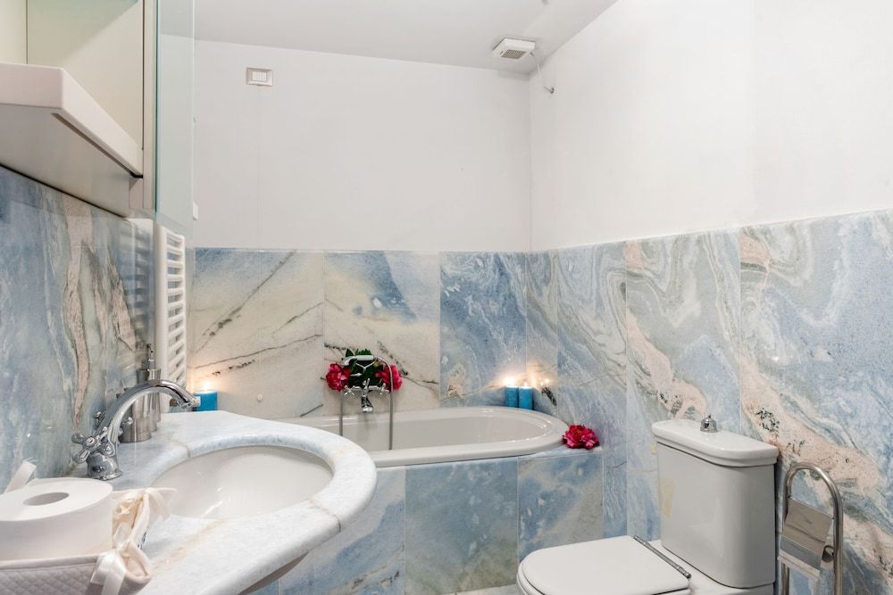 Exclusive Corso Italia Penthouse Apartment, 3 Bedrooms 21