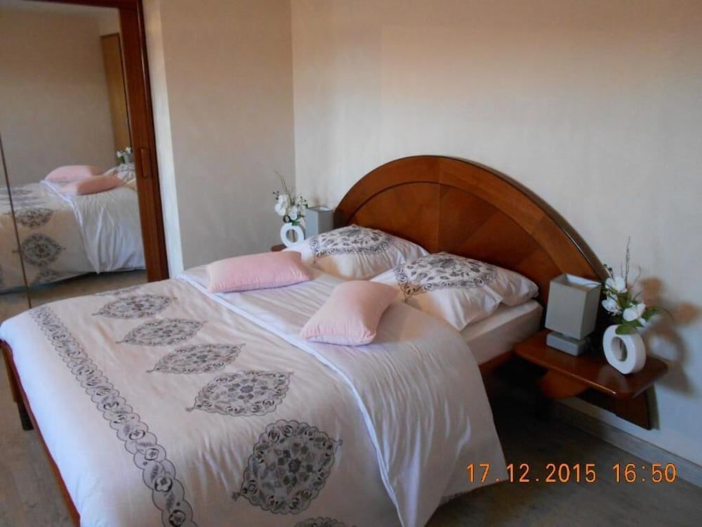 Family Room, 2 Bedrooms