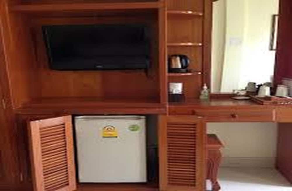 undefined Green Centre Point Inn 3