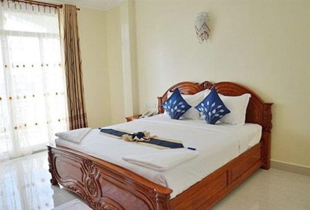 undefined Green Centre Point Inn 2