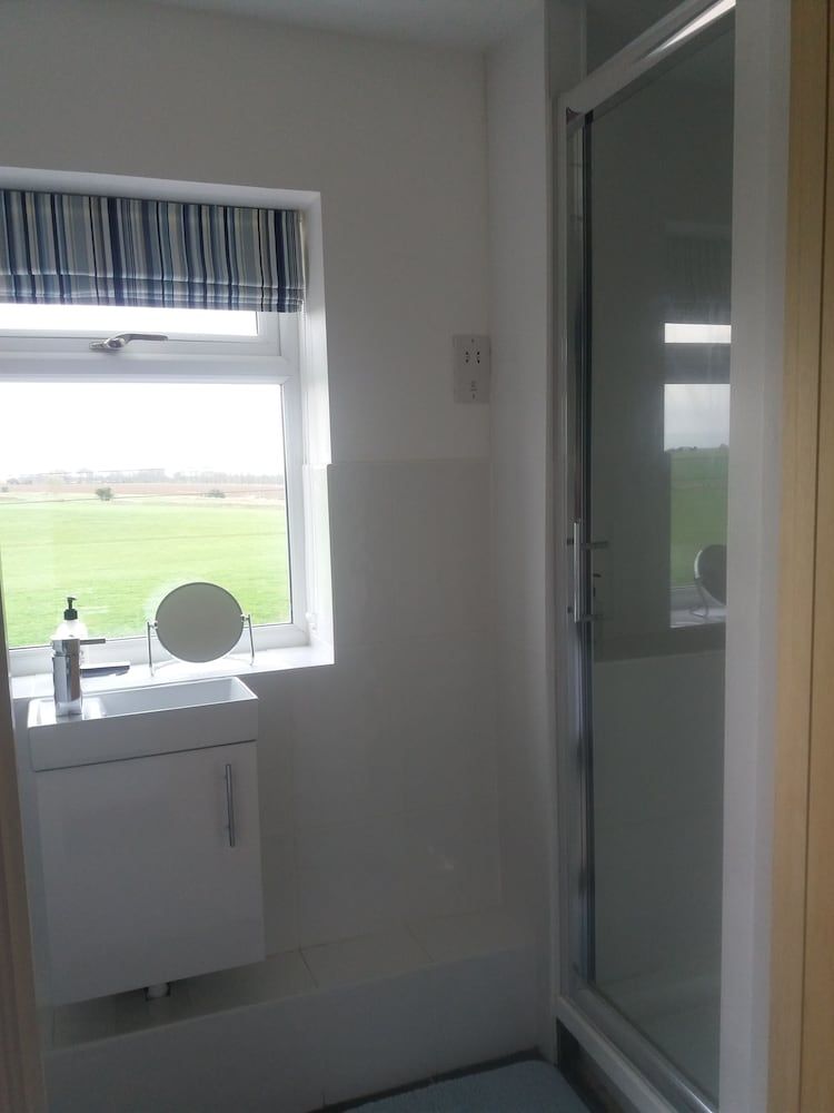 Windylands Bed and Breakfast Standard Double Room, Ensuite, Garden View 3