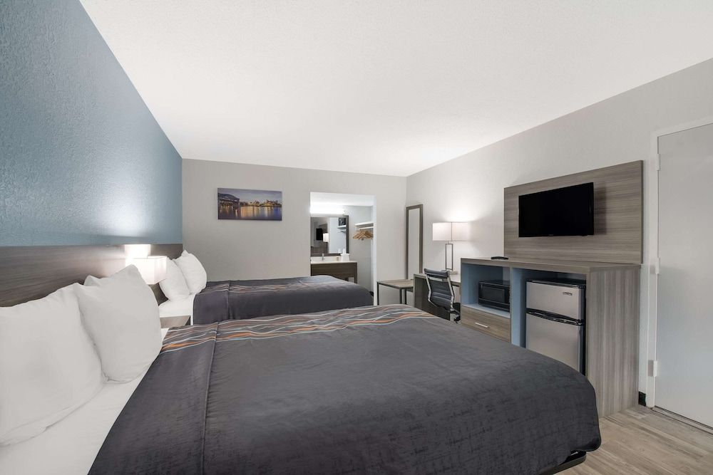 Room, 2 Queen Beds, Non Smoking