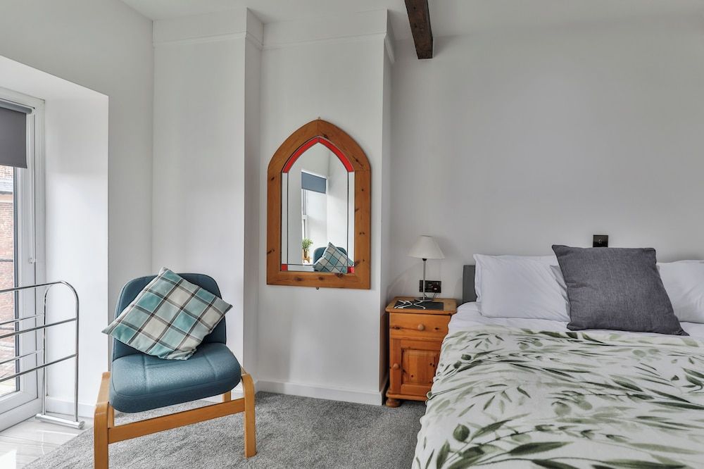 Double Room (Room 9)